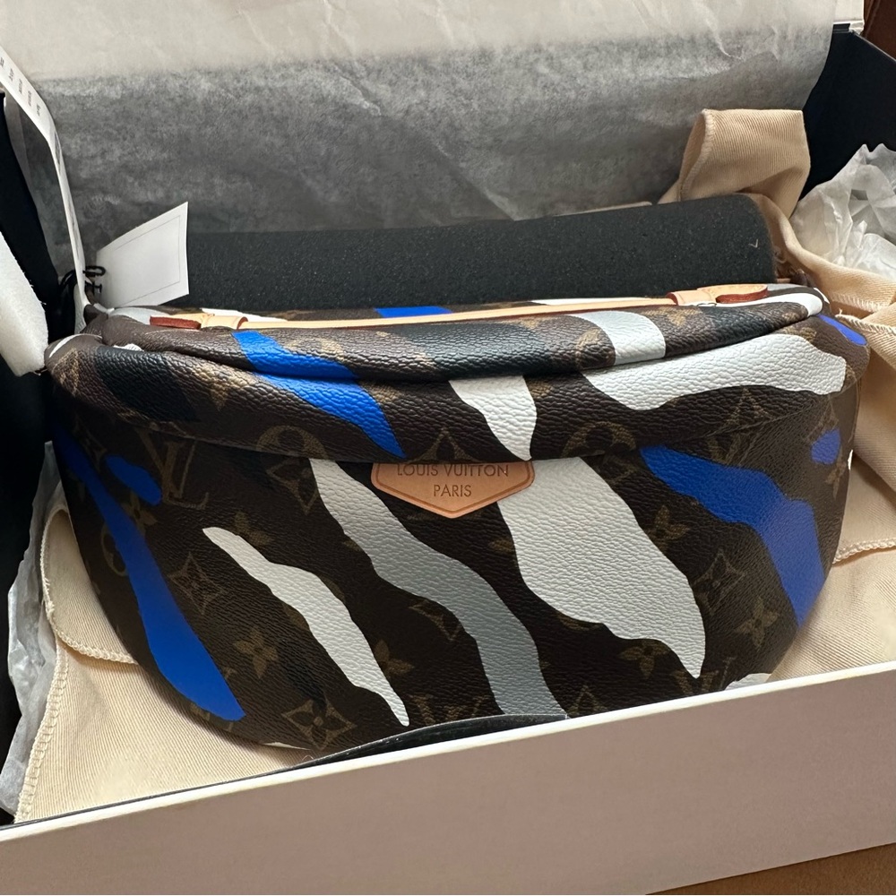 NWT LOUIS VUITTON Monogram Bumbag X League of Legends